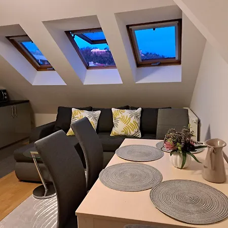 Apartment, 60m2, 2 Rooms, 4 Guests Apartmán Štýrský Hradec